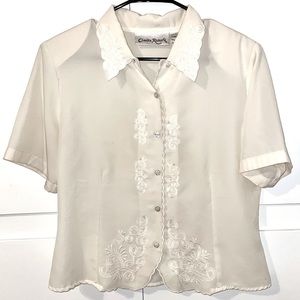 Claudia Richard 90’s vintage button-up blouse.